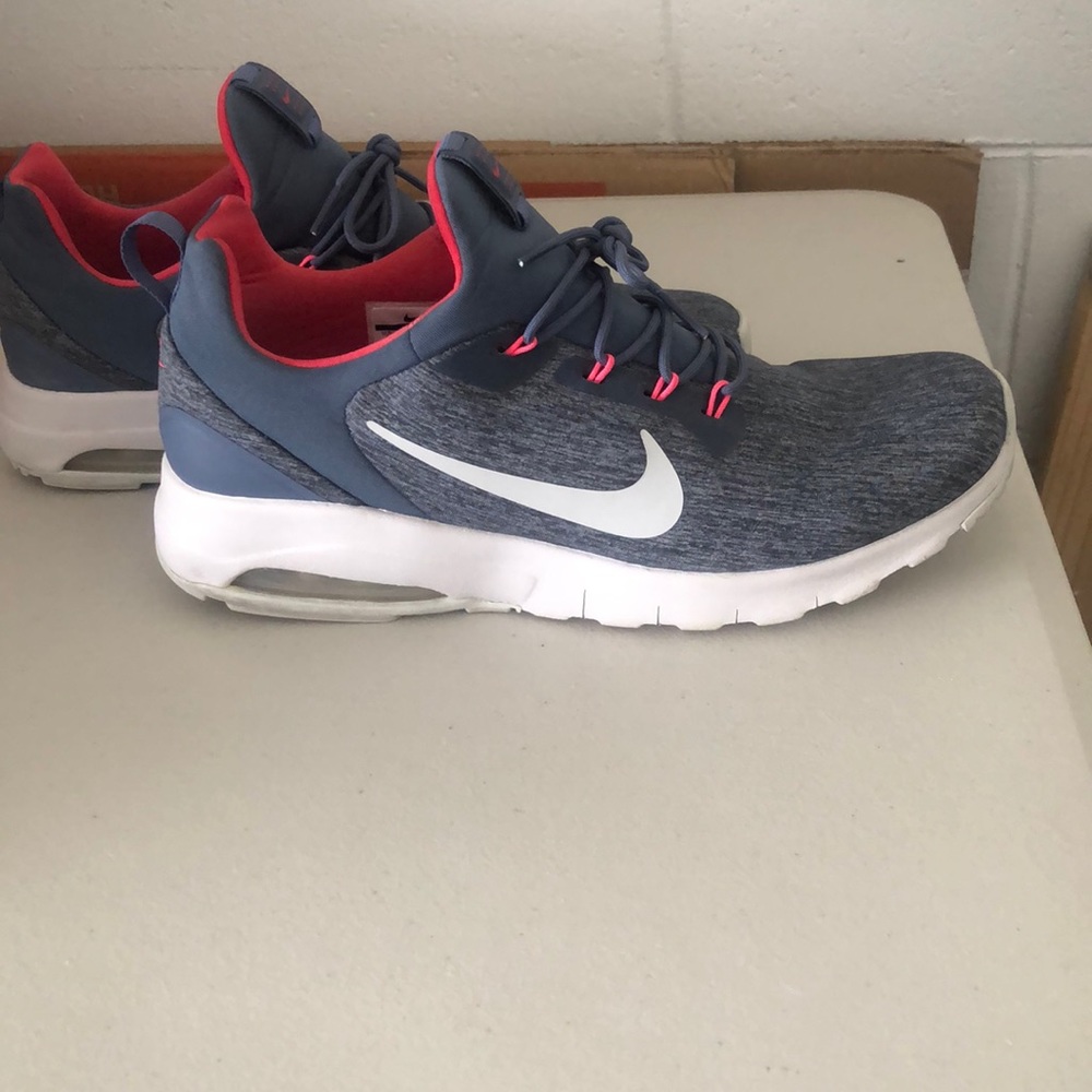Nike women’s air max